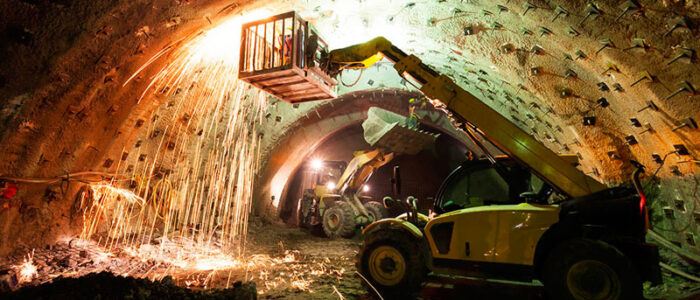 Plataformas de elevación en la minería: Mejorando la seguridad y la eficiencia